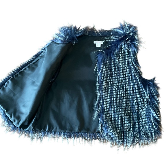 Xhilaration Faux Fur Vest - Picture 3 of 7
